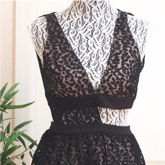 STYLESTALKER Bionic Cutout Lace Deep V-Neck Sexy Cocktail Mini Dress, Black, XS - Picture 6 of 8